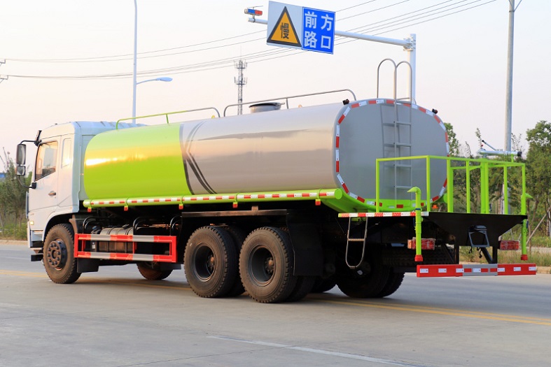 东风D3L后八轮20吨洒水车​国六