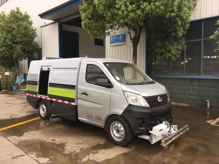 东风天锦国六路面清洗车