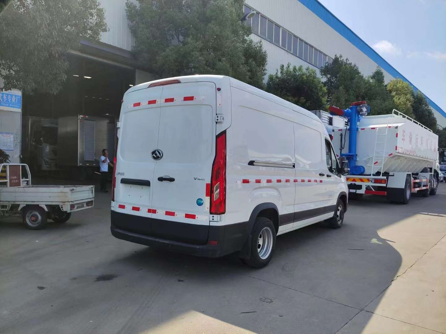 上汽大通面包冷藏车