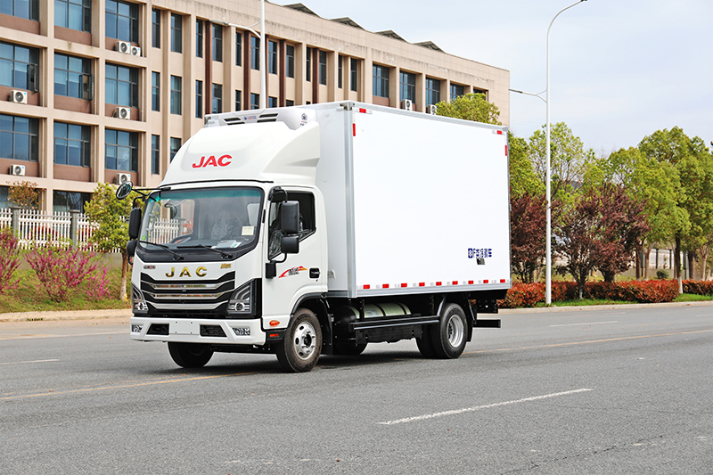 江淮运多多CNG/汽油可切换双燃料冷藏车