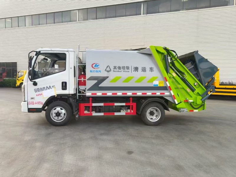 6.5方福田领航M5压缩垃圾车