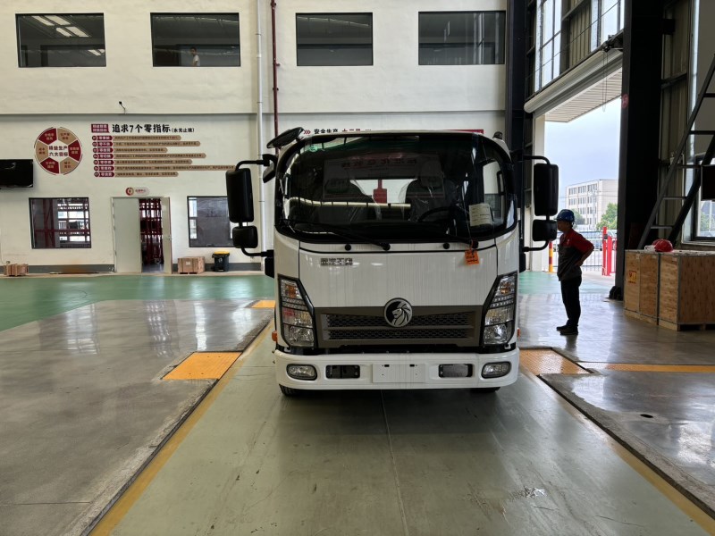王牌蓝牌勾臂垃圾车